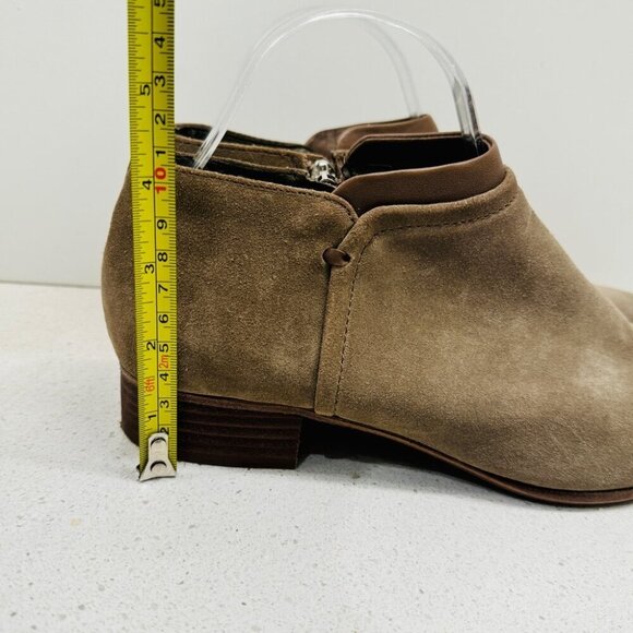 Vince Camuto Jody Bootie Ankle Boots Olive Tan Genuine Leather Sz 9 *Flaw Lining - Picture 2 of 16